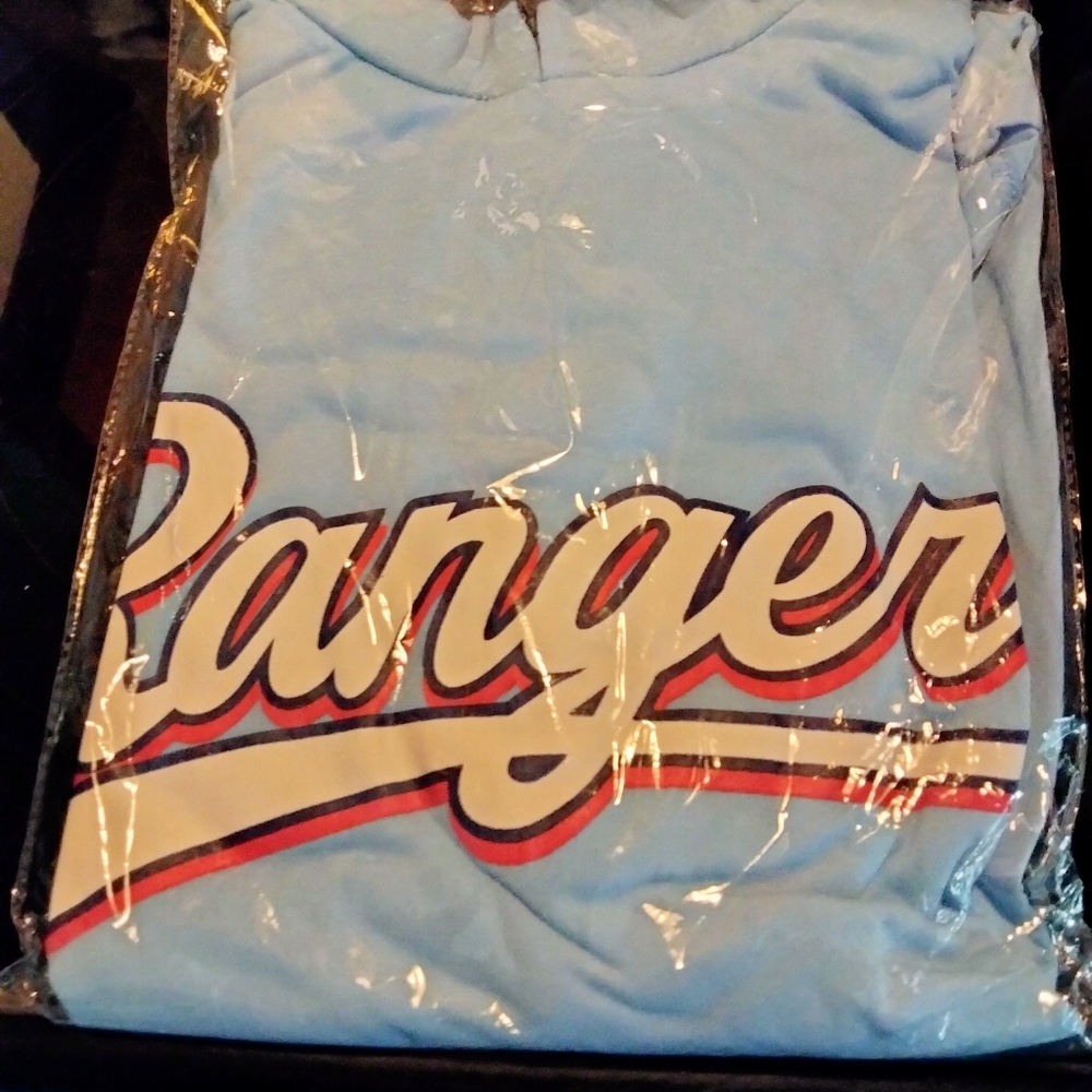 Texas Rangers long sleeve 2x hoodie that runs small it's actually a 1x